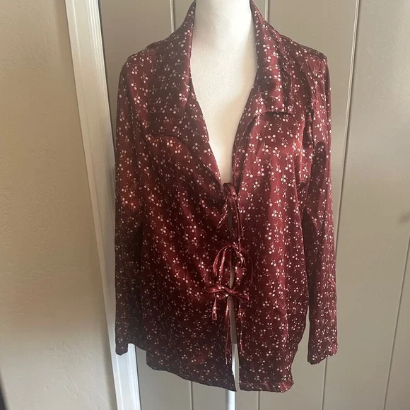 Born Maroon Floral Tie-Front Pajama Top and long pant set. - Picture 1 of 6